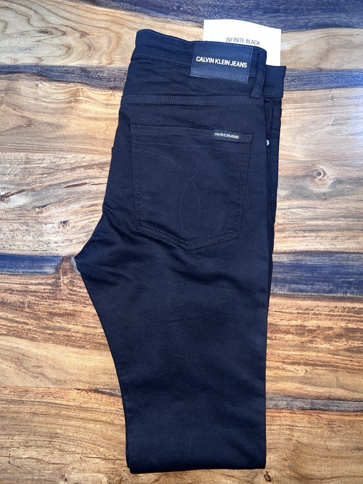 NWT Calvin Klein Infinite Black Skinny Jeans 32x32