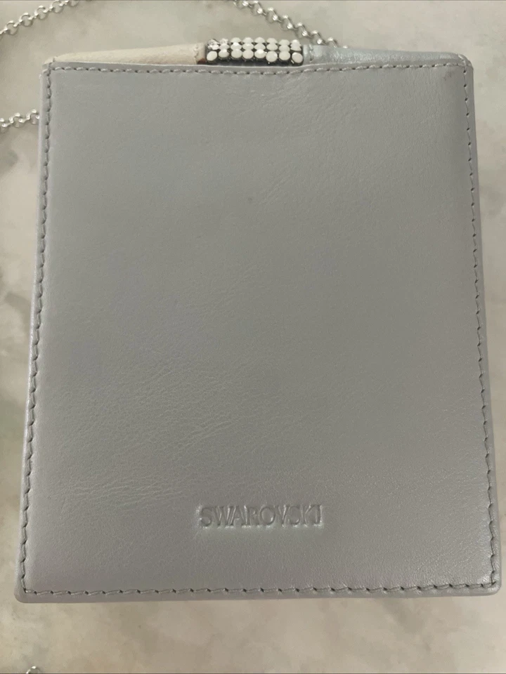 Cartera de mano vintage Swarovski con tachuelas de cristal de cuero y gamuza Foto 3 de 4