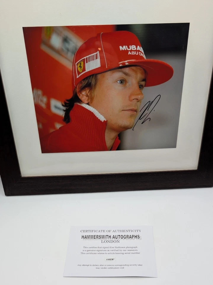 KIMI RAIKKONEN FERRARI F1 FOTO HAND SIGNED with certificate of authenticity - Image 2 of 4
