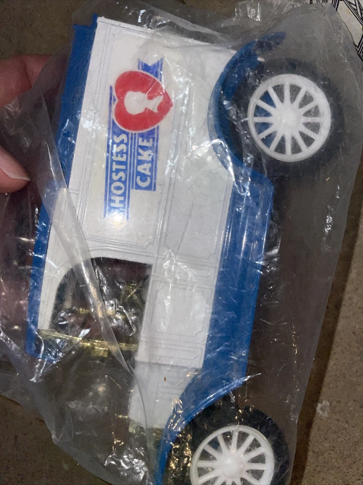 Banca Die Cast Metal Modello "T" Ertl 1917 Hostess Cake 1/25 - Immagine 3 di 3