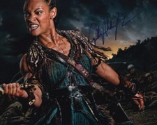 CYNTHIA ADDAI ROBINSON signed Autogramm 20x25cm SPARTACUS in Person autograph