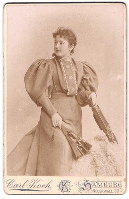 Photograph Carl Koch, Hamburg, Neuerwall 30, elegant lady in puff sleeve dress mi 