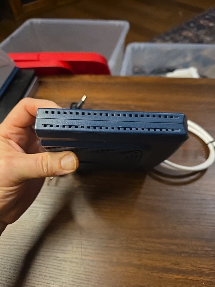 Ubee D3.0 Ethernet Modem Model U10C035 1000BaseT 61520 - PLEASE READ DESCRIPTION - Image 3 of 4