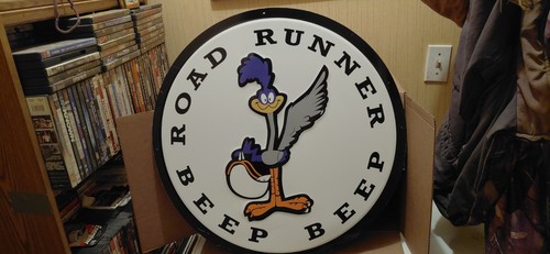 PREOWNED NOSTALGIC ROAD RUNNER BEEP BEEP ALUMINUM METAL SIGN 23.5" DIAMETER