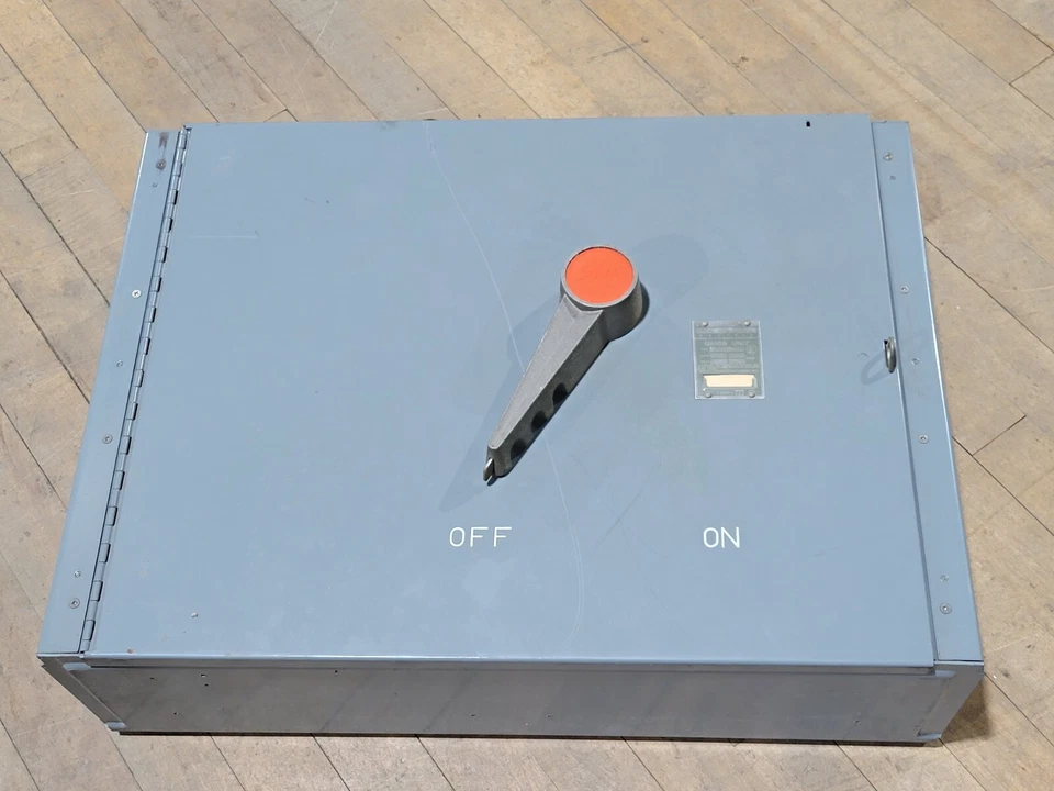 FPE QMQB-7036 Fusible QMQB Panelboard Switch 600A 600V 3P 3PH with ECS 600 Fuses - Image 2 of 4