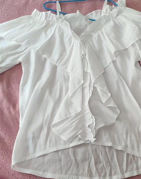 Women's white t-shirt, size L
