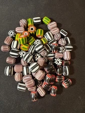 Lot Glass Chevron beads - 75 trade beads 135gr (B999)