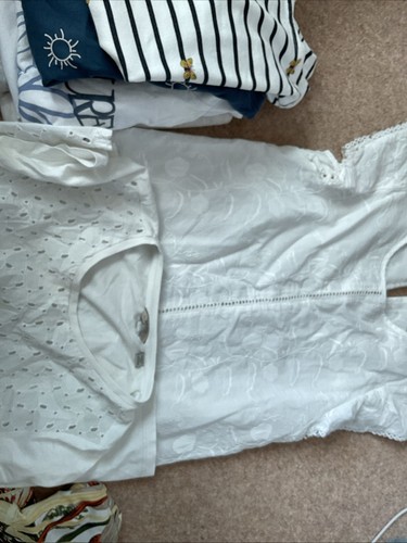 Bundle Ladies Tops Size 6 Inc. Tommy Hilfiger, Abercrombie & Fitch - Picture 5 of 9