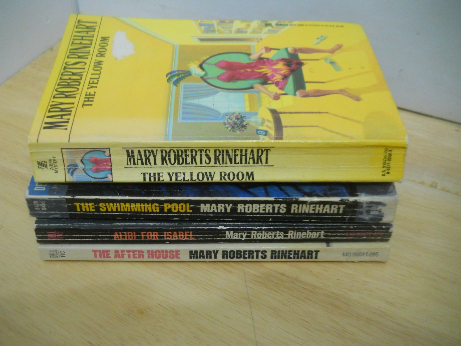 Lot of 4  Mary R. Rinehart Vintage Paperbacks , normal wear, no duds~ Ship Fast
