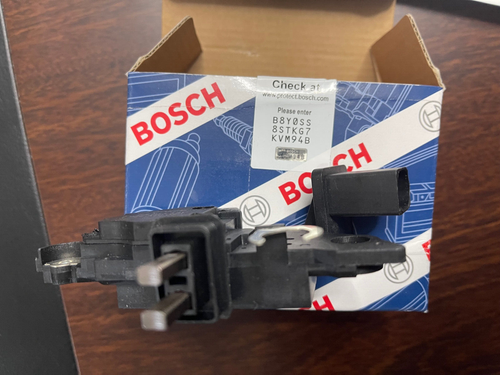 BOSCH Régulateur d'alternateur 1 986 AE0 104 pour CONSTELLATION