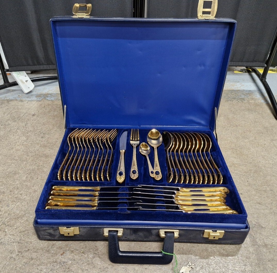 Royal Solingen German 70pc 24k gold plated cutlery set in blue case