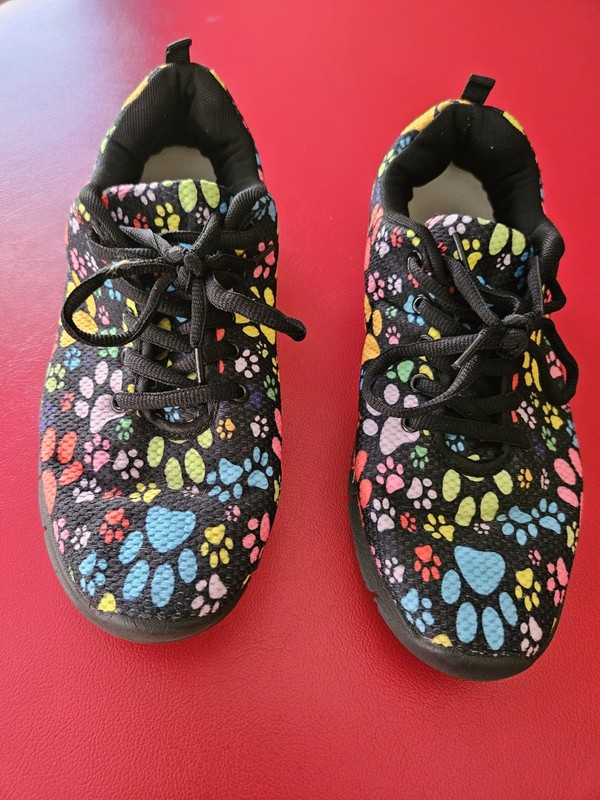 Dog Paws women  shoes size 9.5