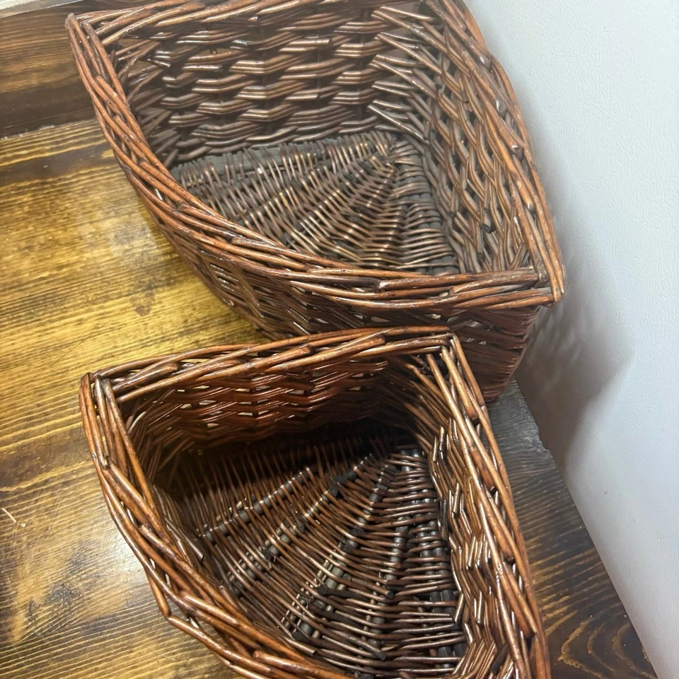 2 cestas esquineras de mimbre marrón Foto 2 de 4