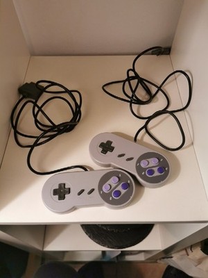 2x Nintendo SNES Controller