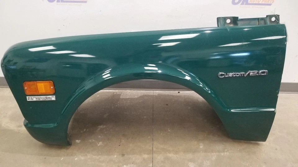1971 CHEVY C20 CUSTOM FENDER FRONT LEFT DRIVER GREEN WITH TURN SIGNAL - Image 3 of 4
