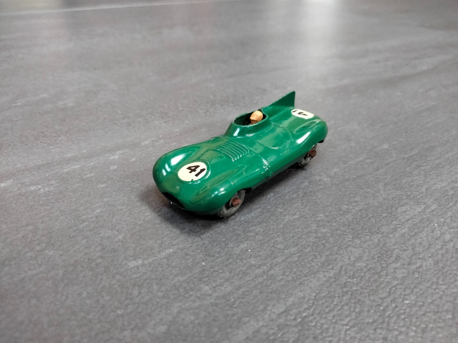 Matchbox 41b, Jaguar (D) Type - Free Price Guide & Review