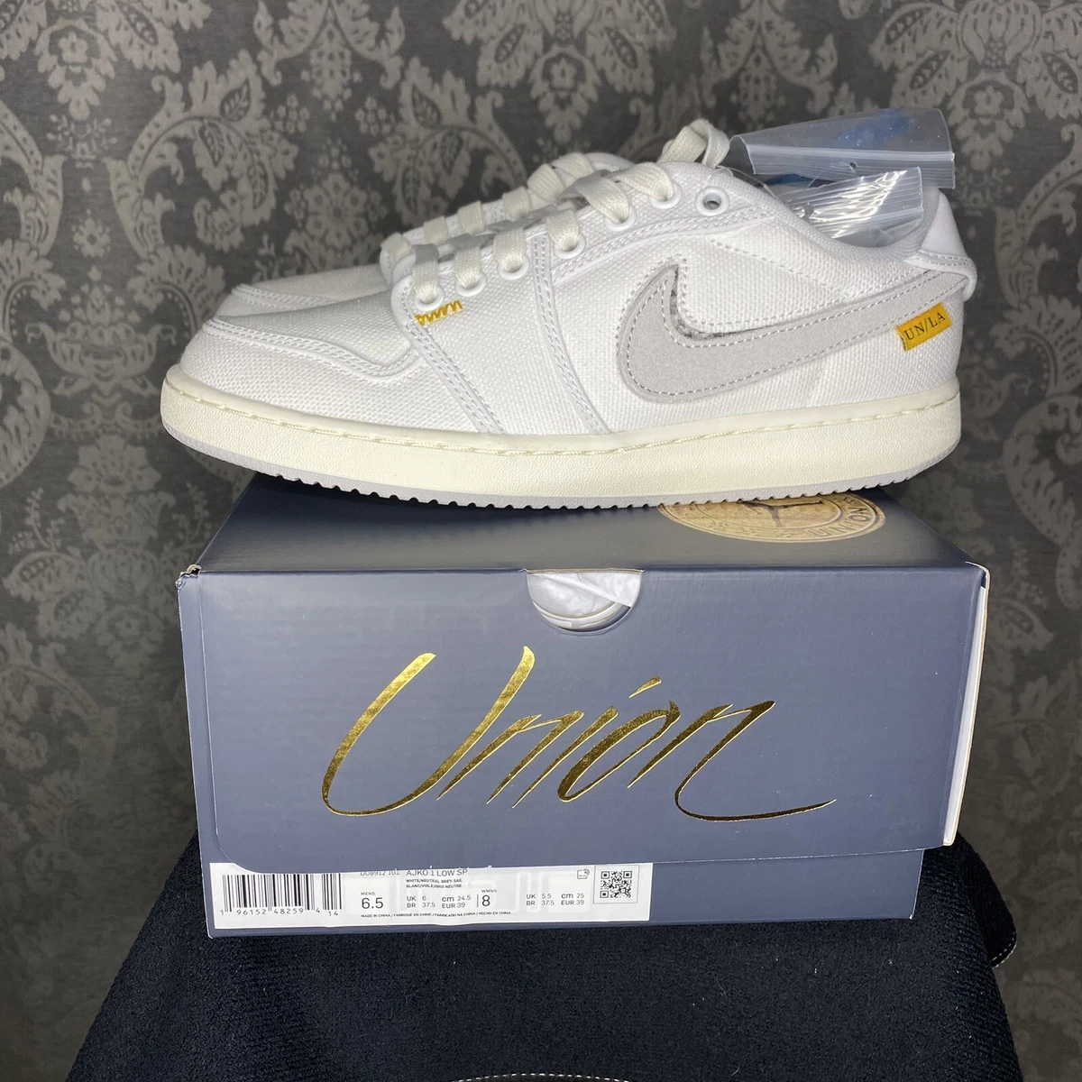 nike blue color shoes