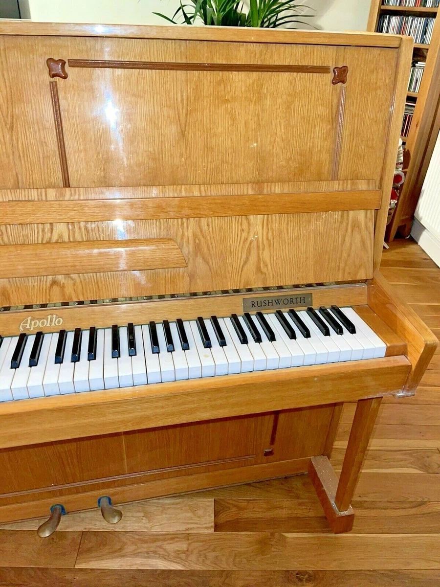 Light wood sales upright piano