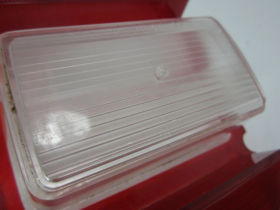 Lente de luz trasera 68 Ford Country Squire sedán Ranch Wagon NOS C8AZ-13450-B Foto 3 de 4