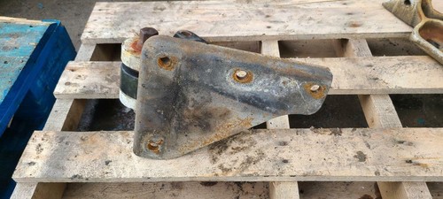 Mack MR690S Driver Side Door Mount Bracket Hinge Assembly 77QS4247 30QS3383 - Picture 4 of 5