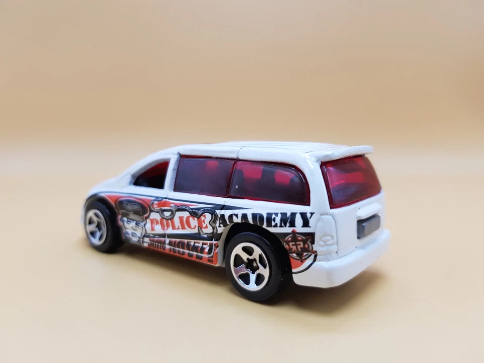 Hot Wheels Dodge Caravan Police Academy Die Cast Model Car Collectable 7.5cm — 第 3/4 张图片