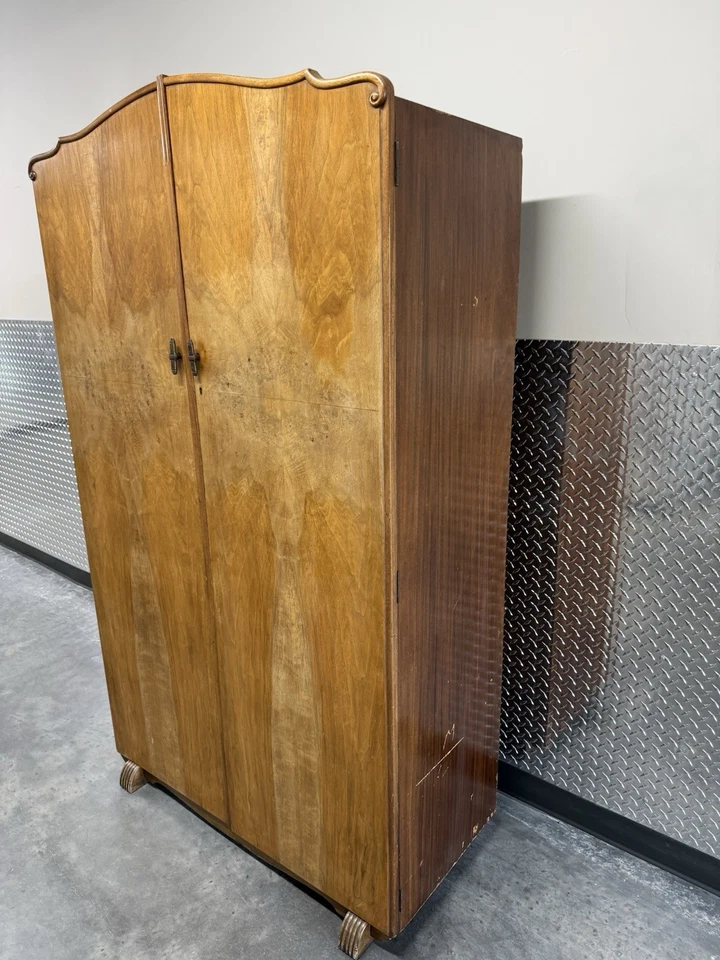 Armario muebles de mediados de siglo BURR WALNUT Andrew Thompson & Sons Glasgow Foto 3 de 4