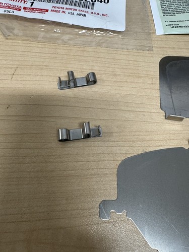 2003-2007 tracción delantera matriz Toyota genuino OEM rotores de freno delanteros pastillas TCMC - Imagen 10 de 13