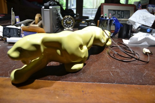 Vintage MCM Avocado Stalking Panther TV Lamp w New Bulb 20” Long Very Nice! - Picture 5 of 16
