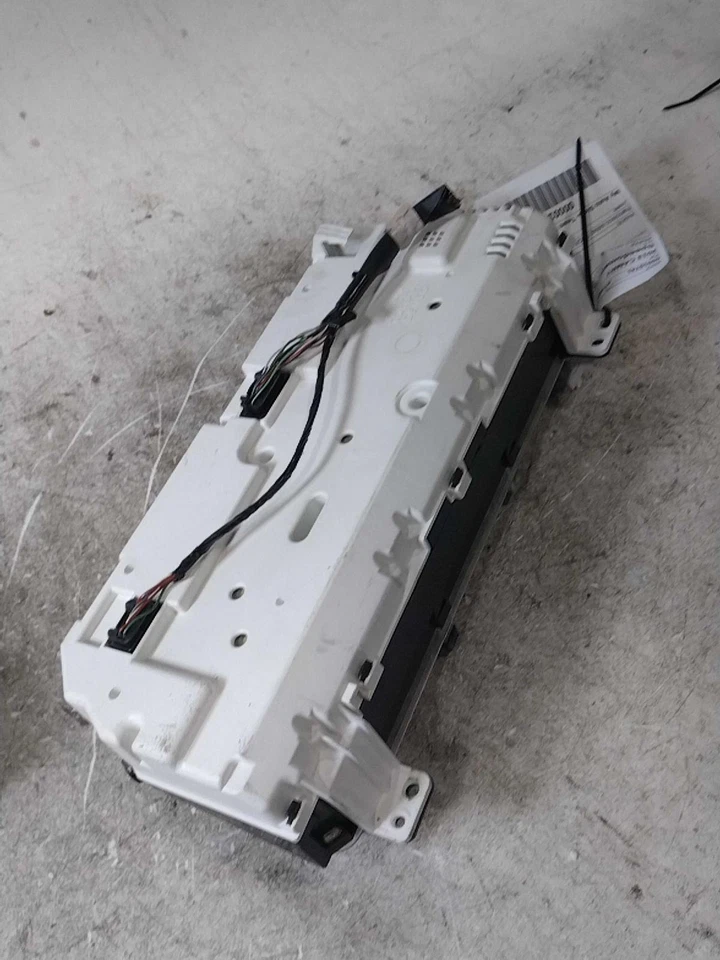 2013-2014 Toyota Camry Speedometer Gauge OEM Silver 838000X620 170K Miles - Image 2 of 3