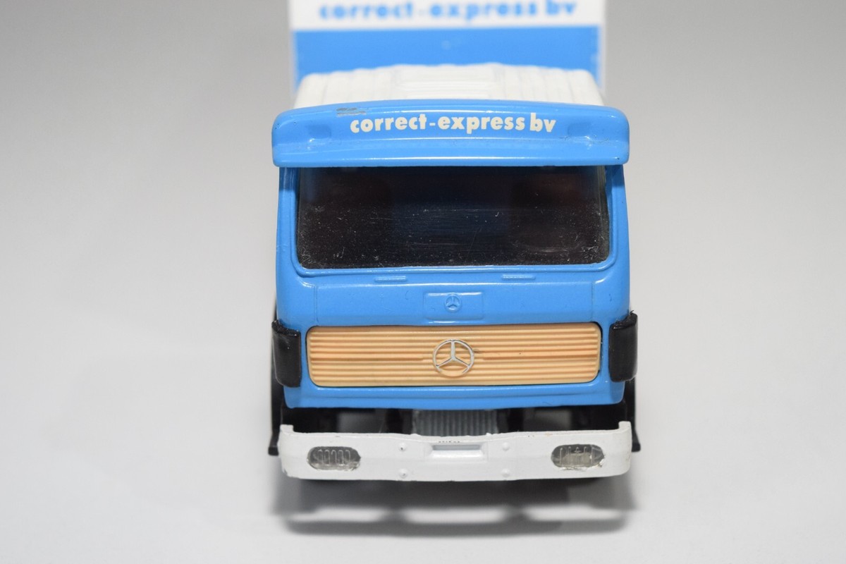 A88 1:50 NZG MERCEDES-BENZ SK TRUCK WITH TRAILER CORRECT EXPRESS