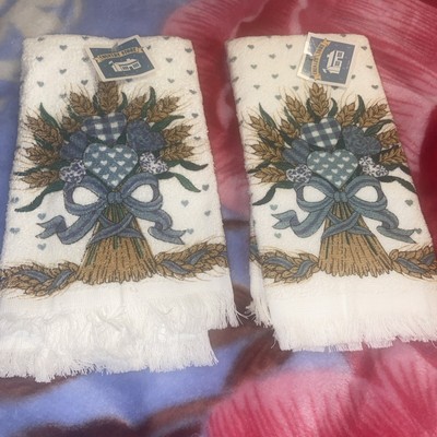 2 RN#14837 Wheat Heart Kitchen Towels