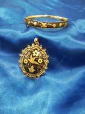 PARURE EN OR DE TOLEDE BRACELET ET PENDENTIF MOTIFS AJOURÉS ET GRAVÉS