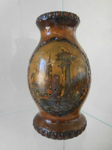 Objet d'art populaire du XXe siècle et récents en bois art nouveau