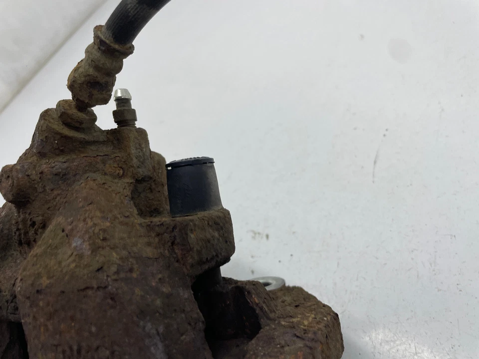 PINZA FRENO PASAJERO DELANTERO IZQUIERDO MAZDA 3 SPORT BL MK2 2.0 GASOLINA 2009-2013 Foto 3 de 4