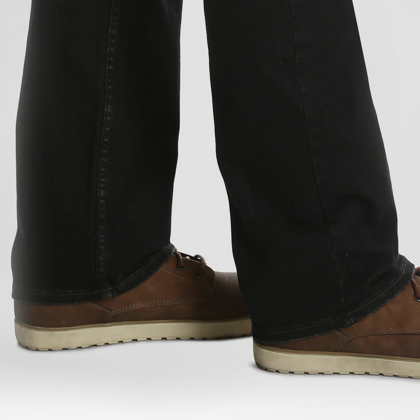 Wrangler Men's Relaxed Straight Fit Performance Series Jeans with Flex Black 32 