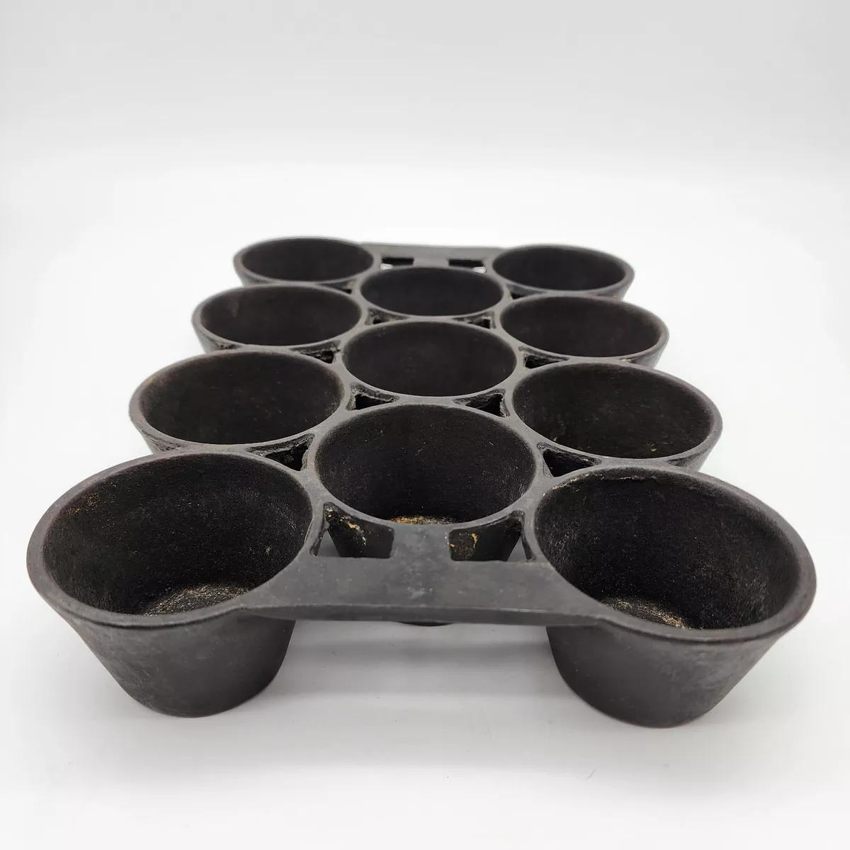 Vintage Black Cast Iron Rustic 11 Hole Muffin Pan Made In Taiwan 8 Wide