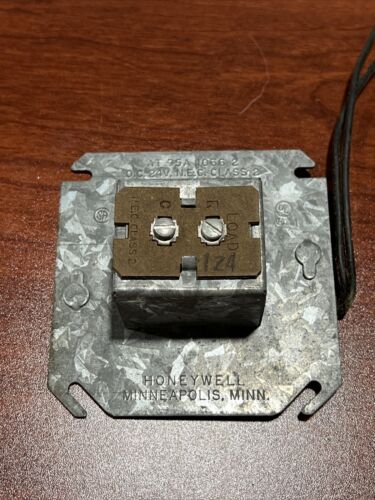 Honeywell Automatic Saver Thermostat T882A 1013 - Vintage Original in Box - Picture 4 of 6