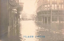 CPA PHOTOGRAPHIE PHOTO GOOSSENS A LIEGE INONDATION PLACE VERTE 1926