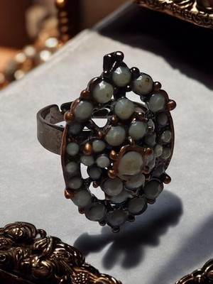 Vintage Kupfer Ring verziert weiße Cabochons, Gr. 54, alter Retro-Stil