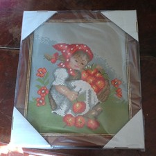 Stickpackung Mädchen mit Äpfeln, Kreuzstich, Stramin farbig bedruckt,mit Rahmen 