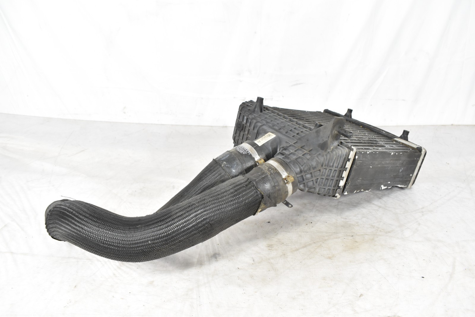 14-24 Maserati Quattroporte M156 Left Turbocharger Intercooler w / Air Duct OEM