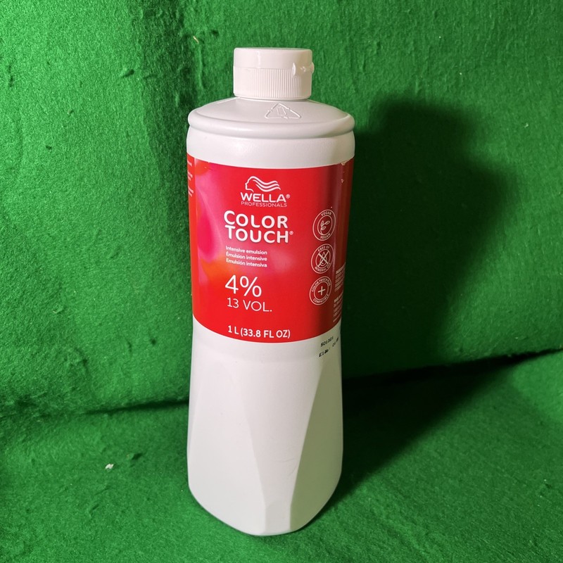 Wella Color Touch Emulsion 4 % 13 Volume, 33.8 oz Exp 01/28