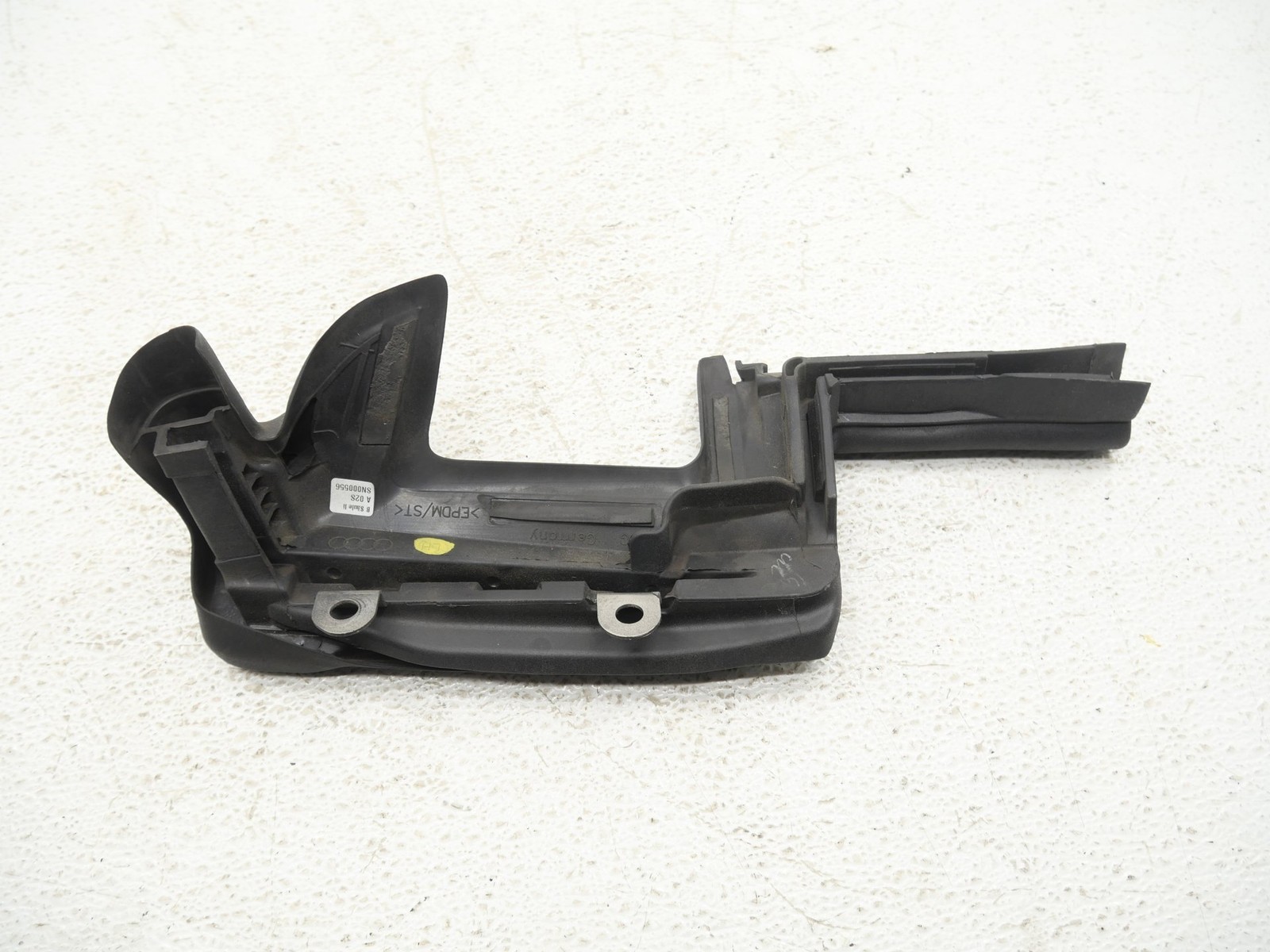 Audi R8 Spyder 2017-2023 Front Left Outer window scraper seal P/N 4S7831721A