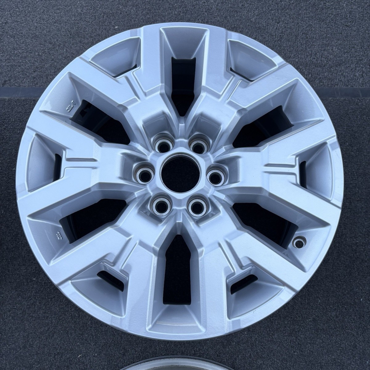 SINGLE 17 INCH WHEEL/RIM NISSAN FRONTIER 2022-2024 GENUINE OEM