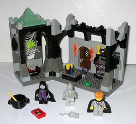 LEGO Harry Potter 4701 Sorting Hat, 4702, 4705, 4731, 4735 Slytherin w/ Minifigs