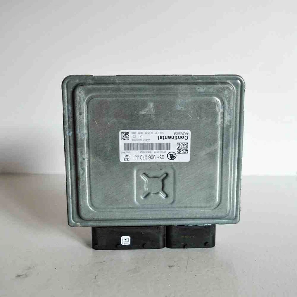 Centralina motore Skoda Yeti 5L 03F906070JJ 1.2 benzina 77kw 2016 3212425 - Immagine 2 di 4