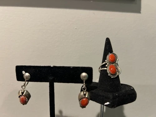 Vintage Native American Sterling Silver & Coral Drop Earrings & Ring 5 1/4