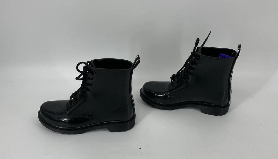 Botas Michael Kors de segunda mano de charol negras para mujer con correa trasera con logotipo talla 7 Foto 4 de 4