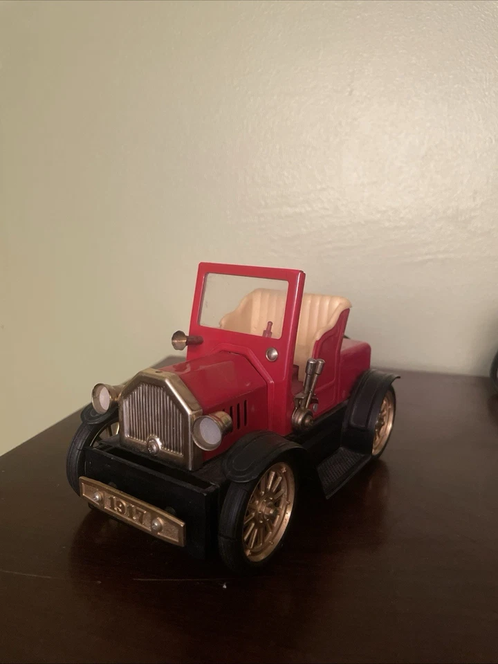 Modelo encendedor y porta cigarrillos PatrocinadoVintage 1917 "Royal Craft Car" Foto 2 de 4