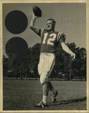 1967 Press Photo Football player Robert Hailey - hps20709